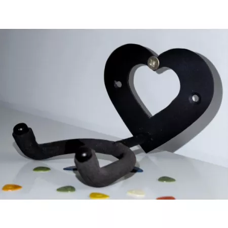 Wieszak gitarowy w kształcie serca– ręcznie wykonany ze stali